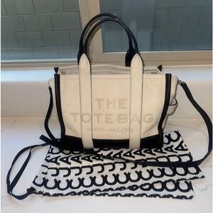 Marc Jacobs The TOTE bag Medium size Black & White
